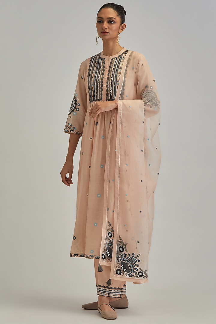 Pink Silk Chanderi Applique Embroidered Kurta Set by Kora at Pernia's Pop Up Shop