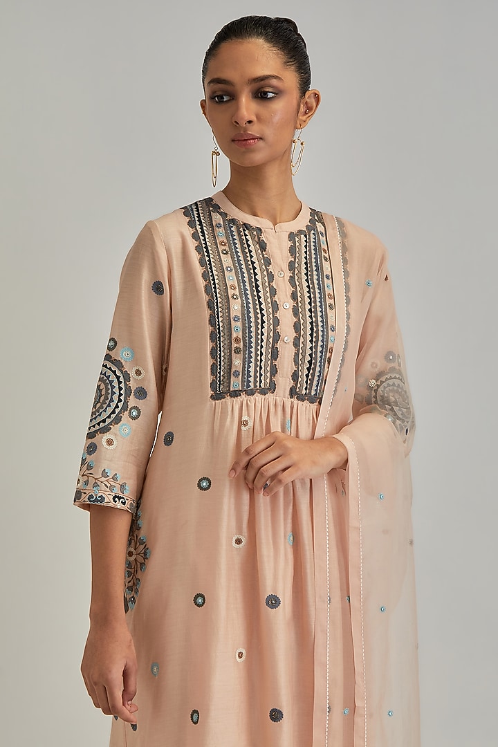 Pink Silk Chanderi Applique Embroidered Kurta Set by Kora at Pernia's Pop Up Shop