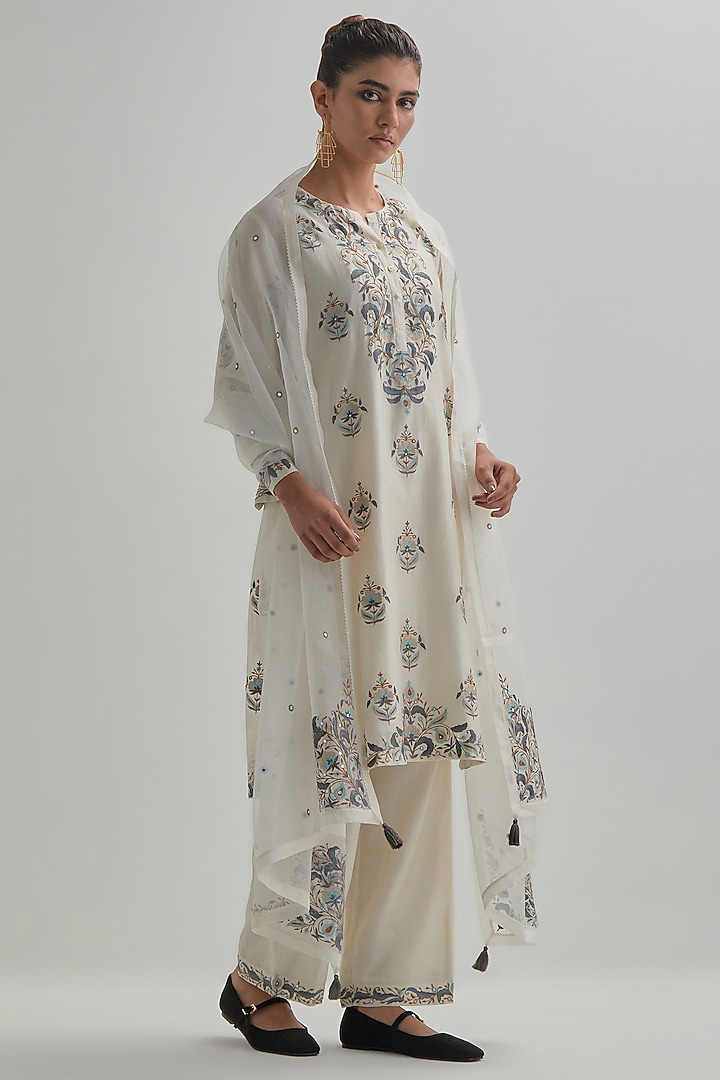 Off-White Silk Chanderi Embroidered Short Kurta Set by Kora at Pernia's Pop Up Shop