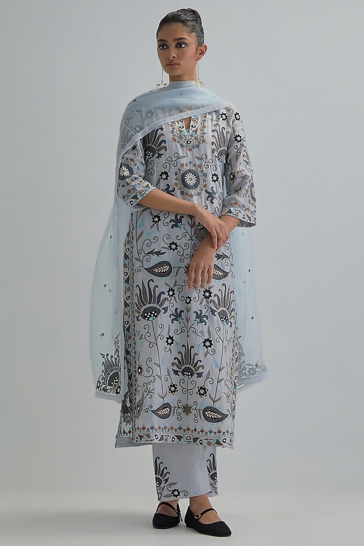 Blue Silk Chanderi Applique Embroidered Straight Kurta Set by Kora at Pernia's Pop Up Shop