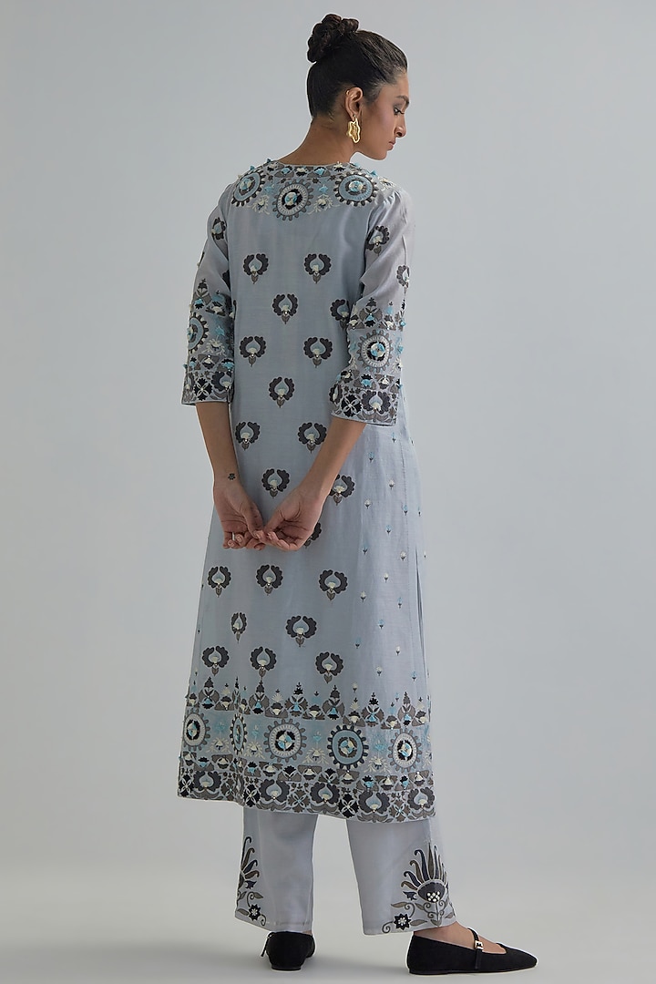 Blue Silk Chanderi Floral Applique Embroidered Straight Kurta Set by Kora at Pernia's Pop Up Shop