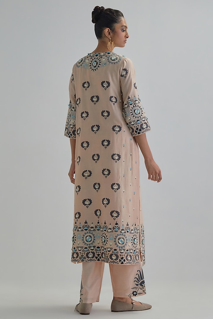 Pink Silk Chanderi Floral Applique Embroidered Straight Kurta Set by Kora at Pernia's Pop Up Shop