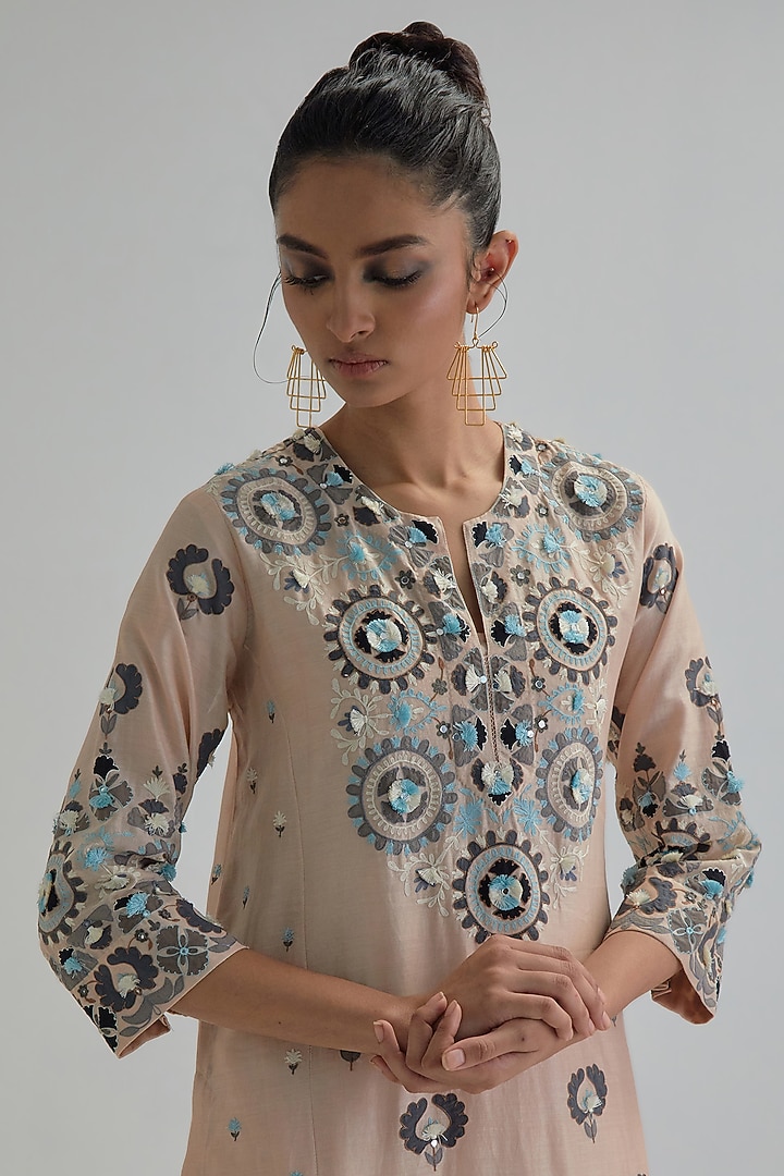 Pink Silk Chanderi Floral Applique Embroidered Straight Kurta Set by Kora at Pernia's Pop Up Shop