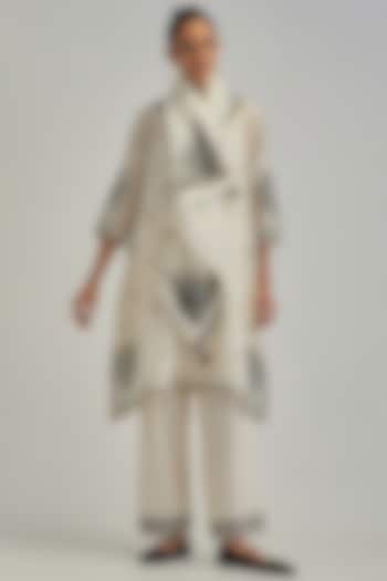 Off-White Silk Chanderi Applique Embroidered Gathered Kurta Set by Kora at Pernia's Pop Up Shop