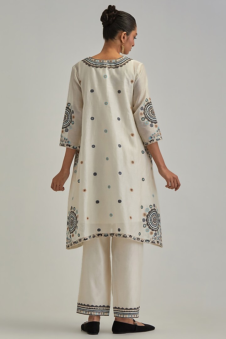 Off-White Silk Chanderi Applique Embroidered Gathered Kurta Set by Kora at Pernia's Pop Up Shop