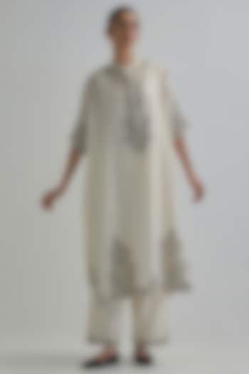 Off-White Silk Chanderi Sequins Embroidered Kaftan Set by Kora at Pernia's Pop Up Shop