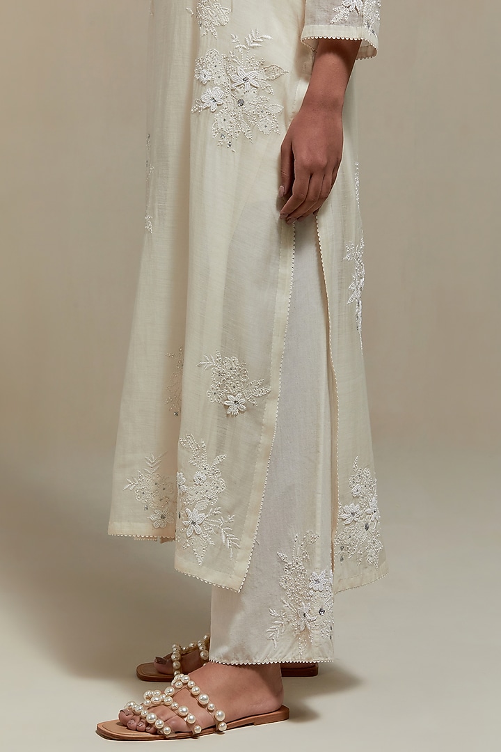 Off-White Cotton Chanderi Sequins Embroidered Straight Kurta Set by Kora at Pernia's Pop Up Shop
