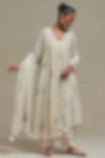 Off-White Cotton Chanderi Sequins Embroidered Gathered Kurta Set by Kora at Pernia's Pop Up Shop