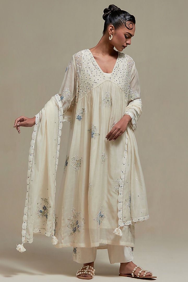 Off-White Cotton Chanderi Sequins Embroidered Gathered Kurta Set by Kora at Pernia's Pop Up Shop