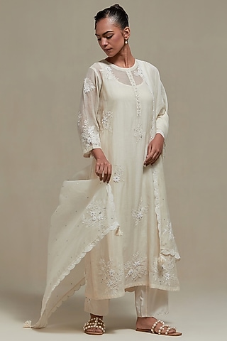 Off-White Cotton Chanderi Applique Embroidered Kurta Set by Kora