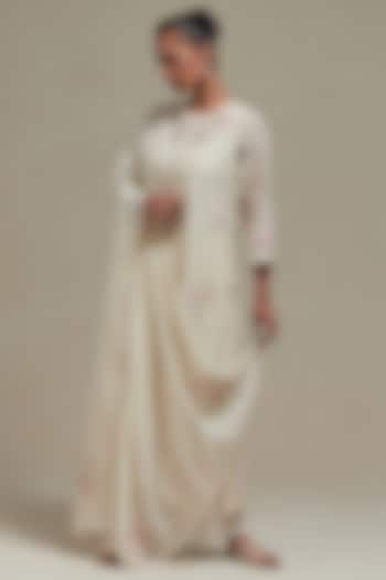 Off-White Cotton Chanderi Applique Embroidered Kurta Set by Kora at Pernia's Pop Up Shop