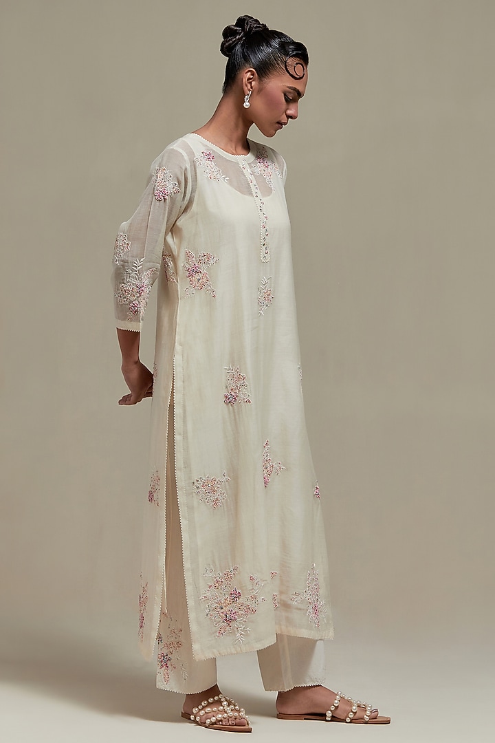 Off-White Cotton Chanderi Applique Embroidered Kurta Set by Kora at Pernia's Pop Up Shop