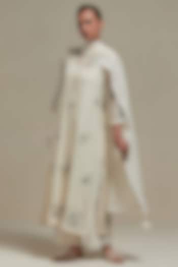 Off-White Cotton Chanderi Applique Embroidered Kurta Set by Kora at Pernia's Pop Up Shop