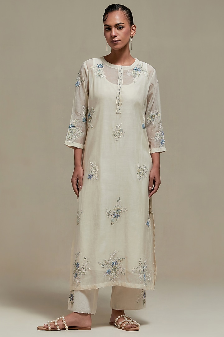 Off-White Cotton Chanderi Applique Embroidered Kurta Set by Kora at Pernia's Pop Up Shop
