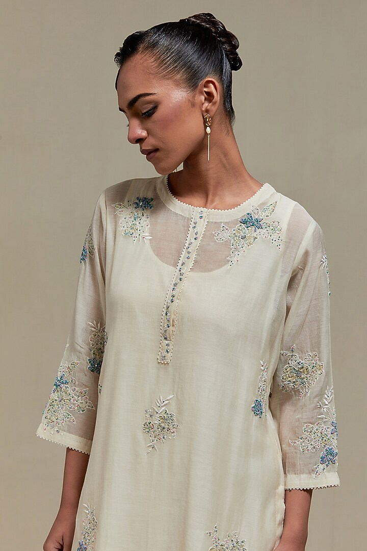 Off-White Cotton Chanderi Applique Embroidered Kurta Set by Kora at Pernia's Pop Up Shop