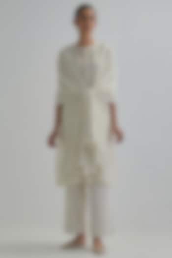Off-White Cotton Chanderi Applique Embroidered Kurta Set by Kora at Pernia's Pop Up Shop