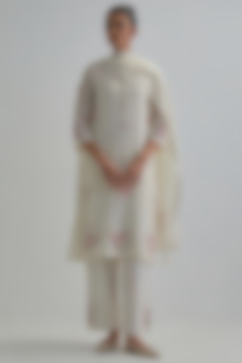 Off-White Cotton Chanderi Applique Embroidered Kurta Set by Kora at Pernia's Pop Up Shop