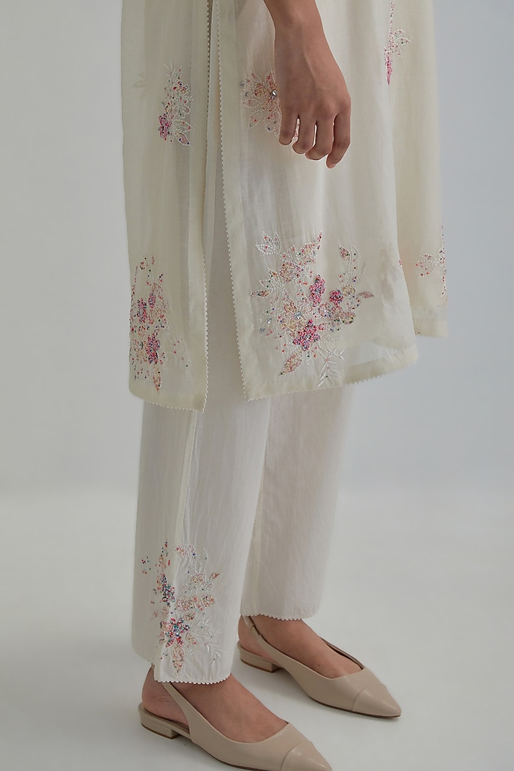 Off-White Cotton Chanderi Applique Embroidered Kurta Set by Kora at Pernia's Pop Up Shop