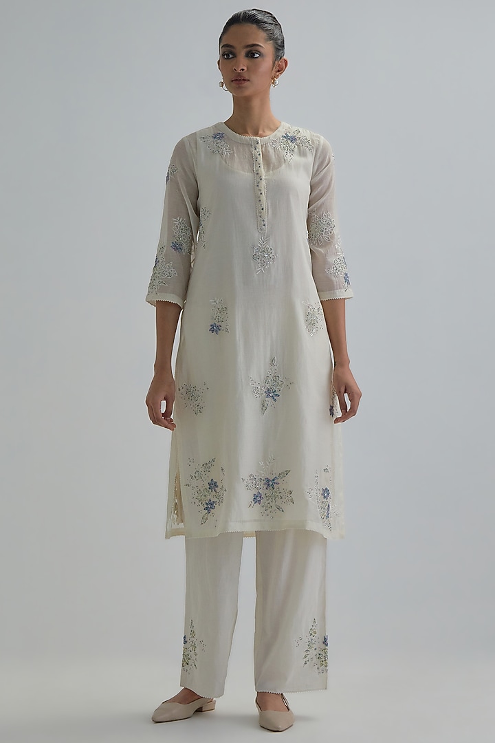 Off-White Cotton Chanderi Applique Embroidered Kurta Set by Kora at Pernia's Pop Up Shop