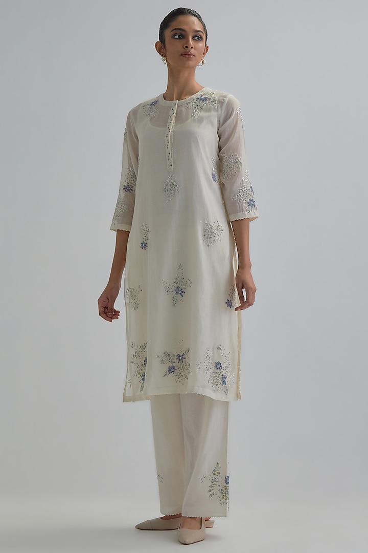 Off-White Cotton Chanderi Applique Embroidered Kurta Set by Kora at Pernia's Pop Up Shop