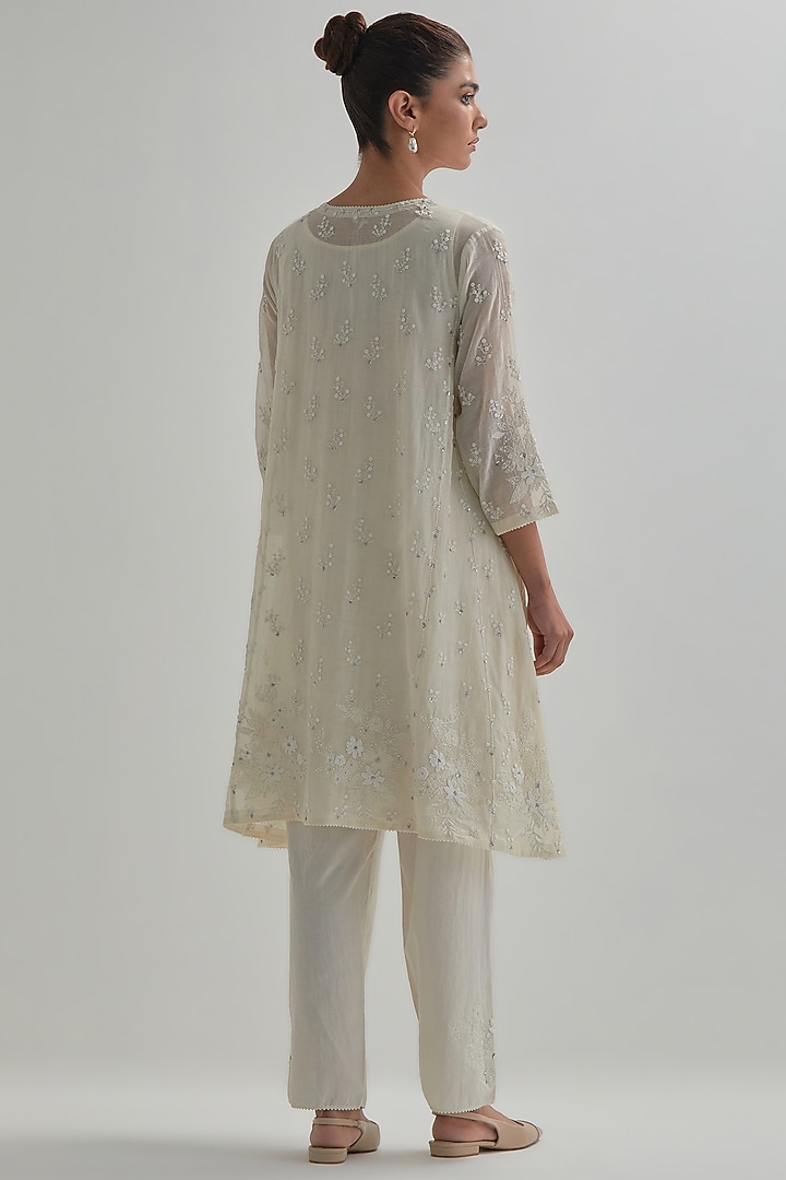 Off-White Cotton Chanderi Applique Embroidered Kurta Set by Kora at Pernia's Pop Up Shop