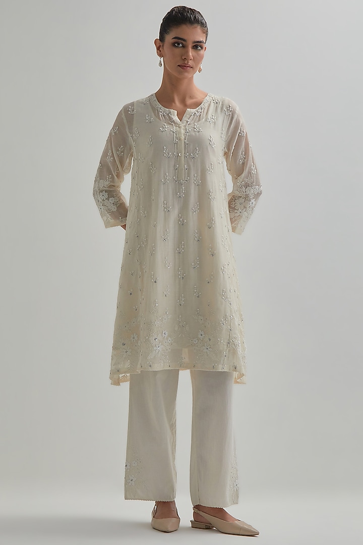 Off-White Cotton Chanderi Applique Embroidered Kurta Set by Kora at Pernia's Pop Up Shop
