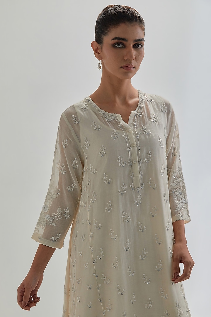 Off-White Cotton Chanderi Applique Embroidered Kurta Set by Kora at Pernia's Pop Up Shop