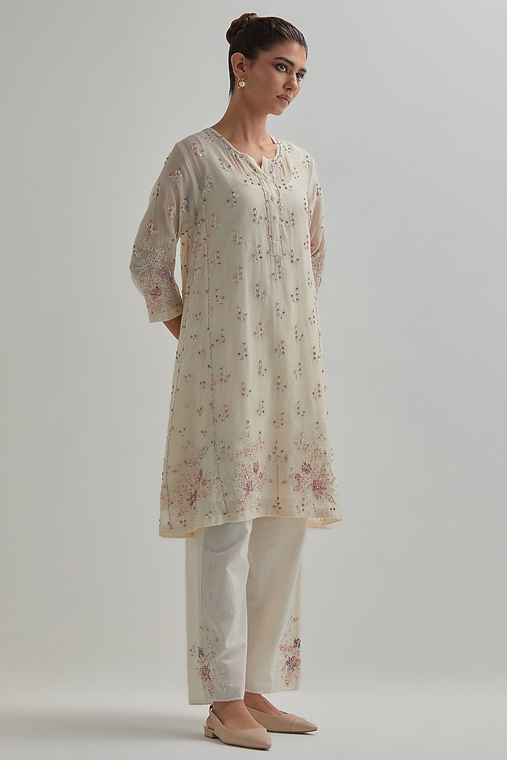 Off-White Cotton Chanderi Applique Embroidered Kurta Set by Kora at Pernia's Pop Up Shop