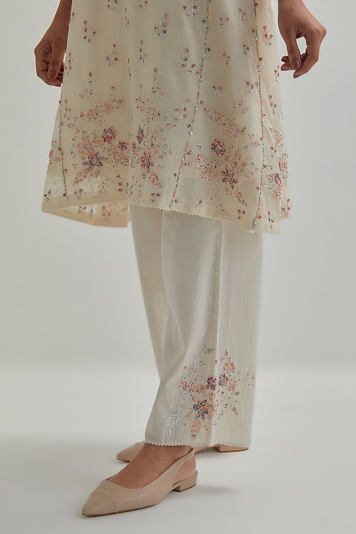 Off-White Cotton Chanderi Applique Embroidered Kurta Set by Kora at Pernia's Pop Up Shop