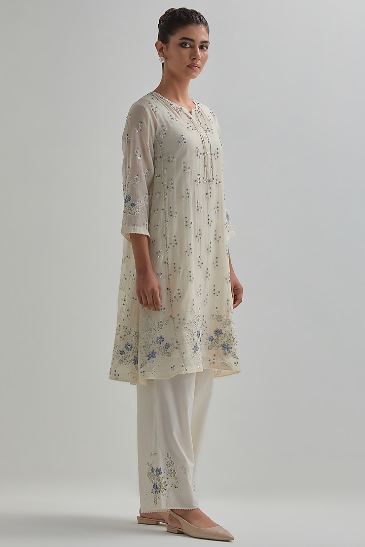 Off-White Cotton Chanderi Applique Embroidered Kurta Set by Kora at Pernia's Pop Up Shop