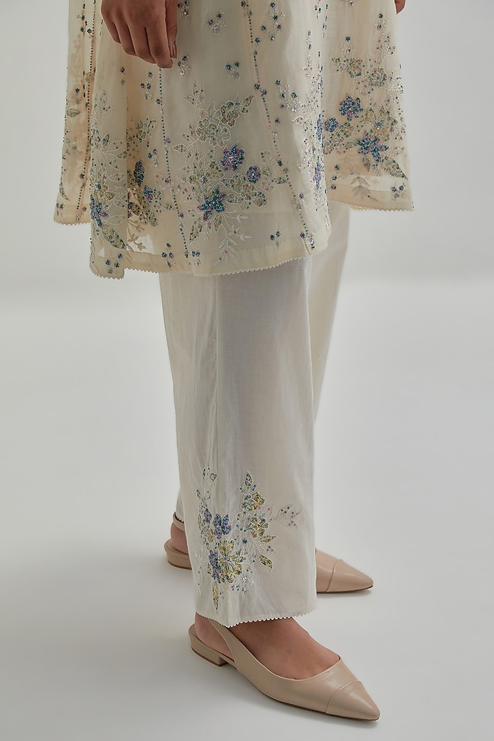 Off-White Cotton Chanderi Applique Embroidered Kurta Set by Kora at Pernia's Pop Up Shop