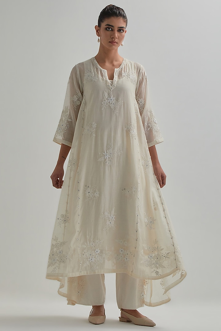 Off-White Cotton Chanderi Applique Embroidered Kurta Set by Kora at Pernia's Pop Up Shop