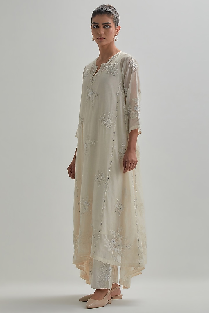 Off-White Cotton Chanderi Applique Embroidered Kurta Set by Kora at Pernia's Pop Up Shop