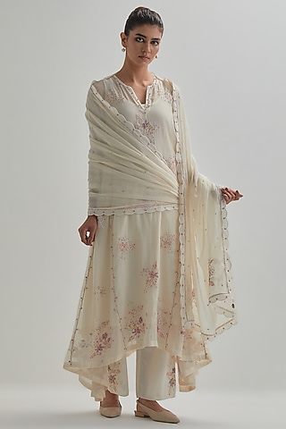 Off-White Cotton Chanderi Applique Embroidered Kurta Set by Kora