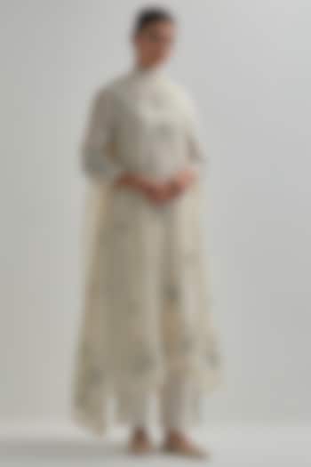 Off-White Cotton Chanderi Applique Embroidered Kurta Set by Kora at Pernia's Pop Up Shop