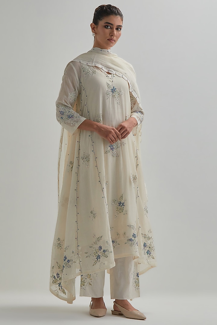 Off-White Cotton Chanderi Applique Embroidered Kurta Set by Kora at Pernia's Pop Up Shop