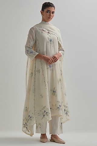Off-White Cotton Chanderi Applique Embroidered Kurta Set by Kora
