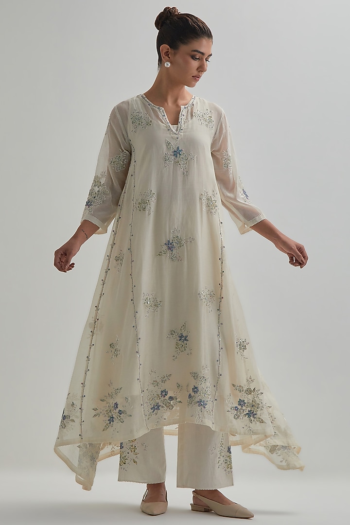 Off-White Cotton Chanderi Applique Embroidered Kurta Set by Kora at Pernia's Pop Up Shop