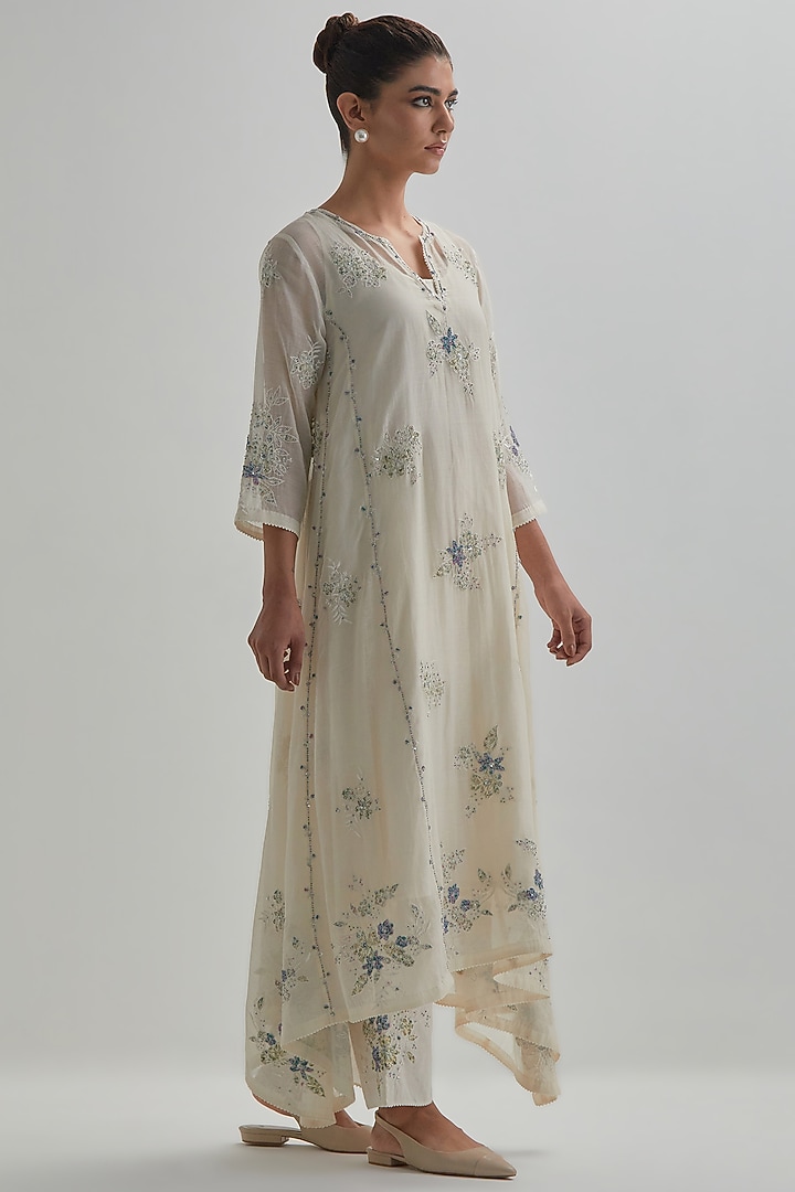 Off-White Cotton Chanderi Applique Embroidered Kurta Set by Kora at Pernia's Pop Up Shop