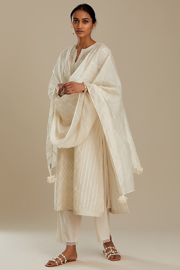 Off-White Silk Kurta Set With Embroidery by Kora at Pernia's Pop Up Shop