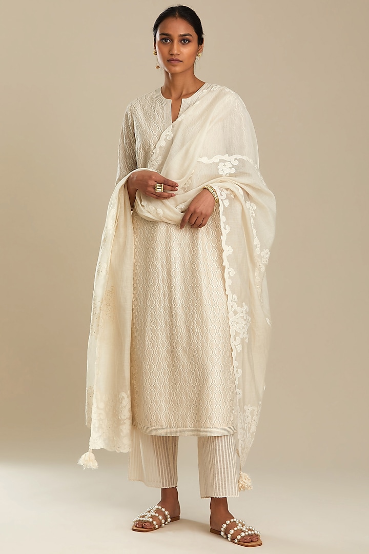 Off-White Jaal Embroidered Kurta Set by Kora at Pernia's Pop Up Shop