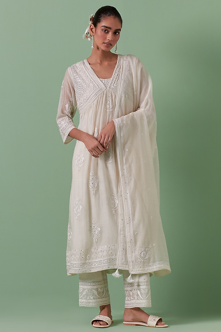 Off-White Cotton Chanderi Embroidered Kurta Set by Kora at Pernia's Pop Up Shop