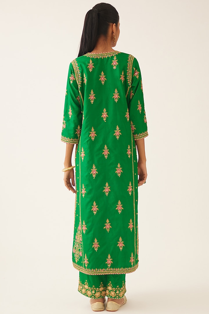 Green Silk Thread Embroidered Kalidar Straight Kurta Set by Kora at Pernia's Pop Up Shop