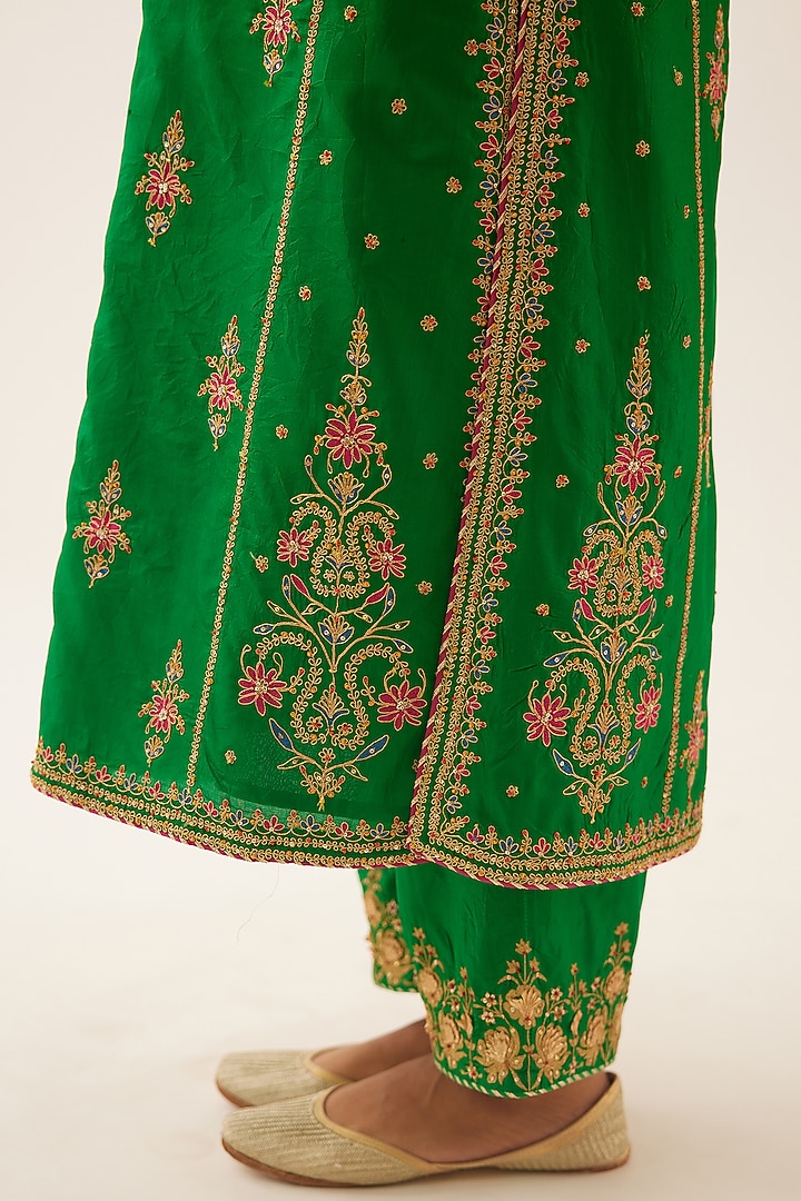 Green Silk Thread Embroidered Kalidar Straight Kurta Set by Kora at Pernia's Pop Up Shop