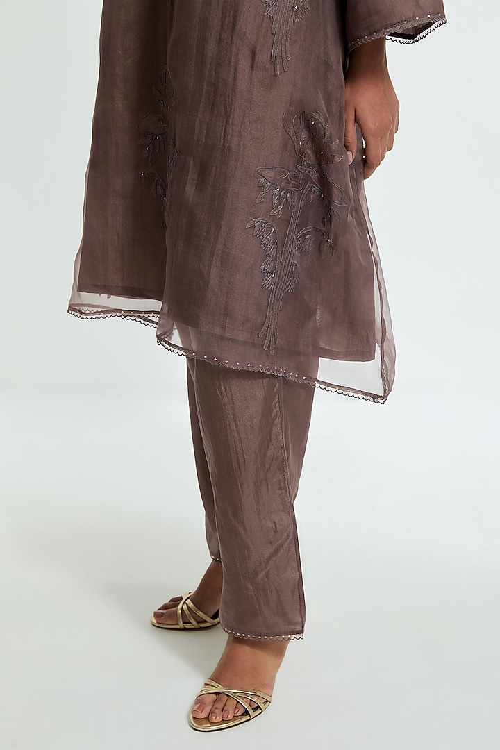 Grey Silk Organza Floral Applique A-Line Short Kurta Set by Kora at Pernia's Pop Up Shop