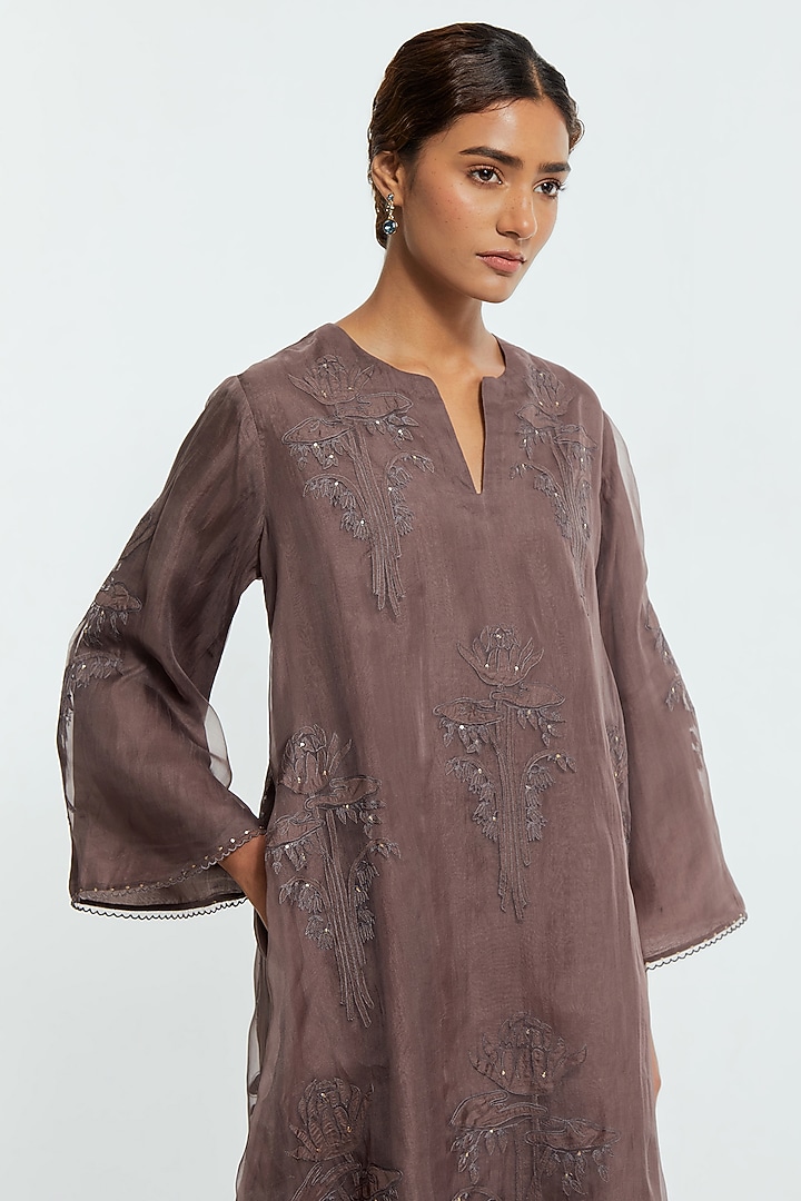 Grey Silk Organza Floral Applique A-Line Short Kurta Set by Kora at Pernia's Pop Up Shop