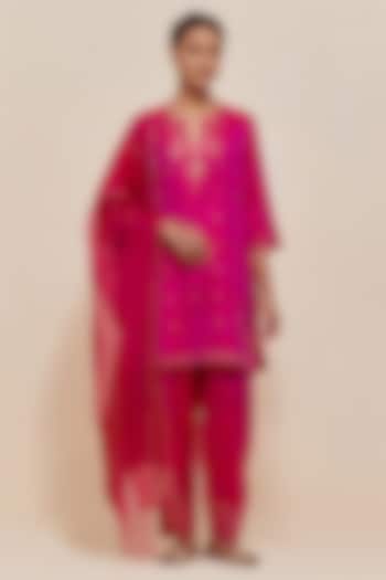 Fuchsia Silk Sequins Hand Embroidered Straight Short Kurta Set by Kora at Pernia's Pop Up Shop