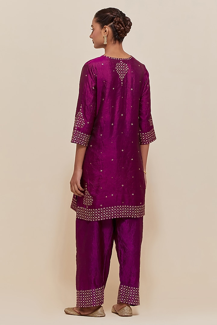 Purple Silk Sequins Hand Embroidered Straight Short Kurta Set by Kora at Pernia's Pop Up Shop