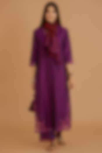 Purple Hand Embroidered Kurta Set by Kora at Pernia's Pop Up Shop