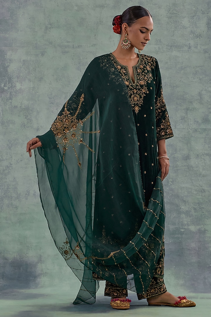 Emerald Green Silk Velvet Zari Hand Embroidered Kurta Set by Kora at Pernia's Pop Up Shop